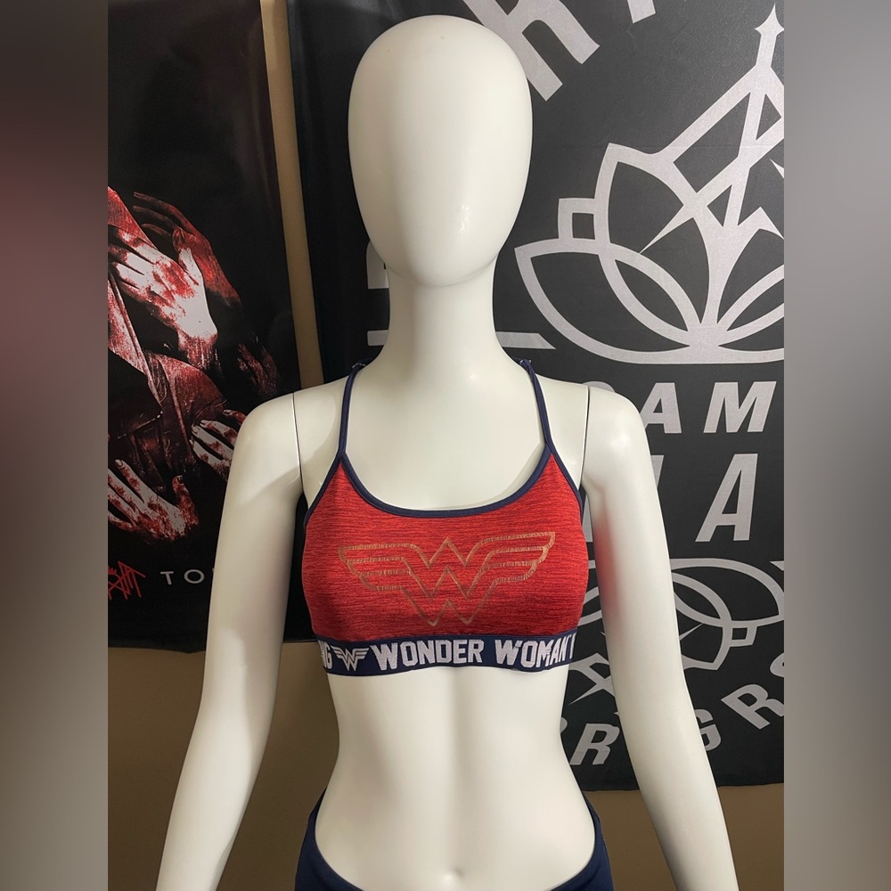 Rare DC Comics Wonder Woman Sports Bra Size Medium Red Blue